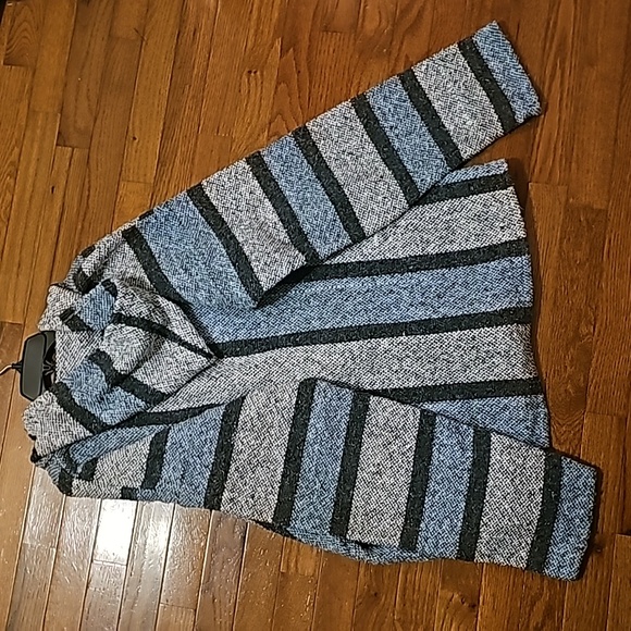 Large or XLarge moccasin type pullover - Picture 4 of 4